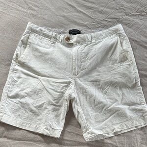 Men’s Banana Republic Cream Linen Shorts